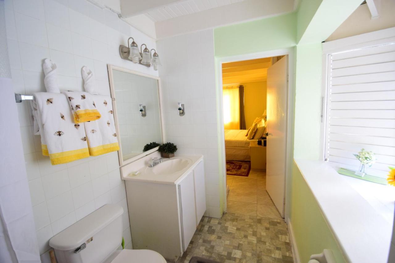 River Side Apt 9 @ Mystic Ridge. Ocho Rios Eksteriør billede