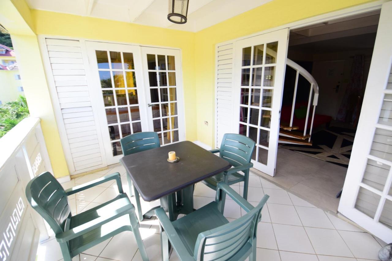 River Side Apt 9 @ Mystic Ridge. Ocho Rios Eksteriør billede