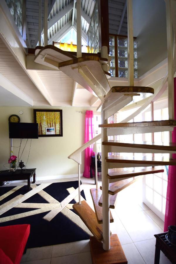 River Side Apt 9 @ Mystic Ridge. Ocho Rios Eksteriør billede